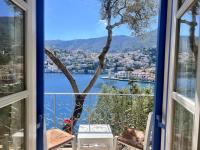 Artiki's Studios - Sea & Harbour View Apartments in Symi - B&B Sými