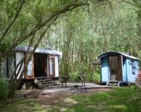 Nightingale Camp private Glamping with hot tub - B&B Whelford