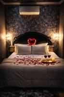 LA Stays Luxury 1BHK Apartment-Private Jacuzzi ,Terrace Garden ,Vikaspuri Delhi - Chambres d’hôtes New Delhi