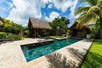 Spacious villa with private pool and 4 bedrooms - B&B Grand Baie