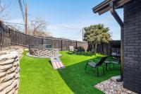 The Orange Door - Unit A - Heated Plunge Pool - Bed and Breakfast Austin