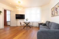 Stylish 1-Bedroom Apartment in Riga City Center with King Bed - B&B Riga