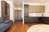 Stylish 1-Bedroom Apartment in Riga City Center with King Bed - B&B Riga