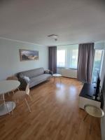 Ferienwohnung, Handwerkerwohnung, helle Wohlfühlwohnung mit Balkon - B&B Oberhausen