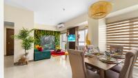 Luxury 1 2 & 3BR Manila Bay Sunset View Condo ,Near Okada, MOA & Airport , Free Parking - Chambres d'hôtes Manille
