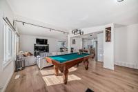 Pool Table & AC Sleeps 8 Nearby South Common - B&B Edmonton