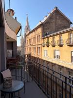 Leonardo50 Apartment- Modern Apartment with Parking & Balcony near Metro - Budapest - Chambres d’hôtes Budapest