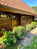 Gemütliches Holzhaus für 6 Gäste inkl Parkplatz und free Wifi - Chambres d'hôtes Armstedt