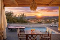 Casa Campanario Villa - Charming Nature Villa with Pool in a Picturesque Village By Villa Mana Gers - B&B Áyios Léon