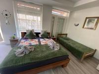 Doppel-/Zweibettzimmer mit eigener Terrasse
