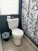 Private room with parking and bathroom - Chambres d’hôtes Aguada