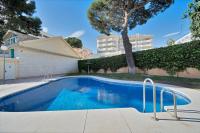 Apartamento con terraza y piscina en Puerto Marina - MISTRAL - B&B Benalmádena