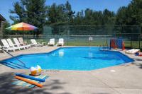 New, Spacious and charming, with a river view, conveniently located near skiing and golf - B&B Bellaire