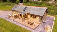 Idyllic countryside cabin with stream and lake - B&B Bampton