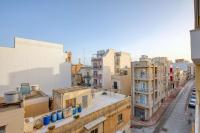 Sunny 2BR Apt minutes from the Sea & Views - Bed and Breakfast San Pawl il-Baħar