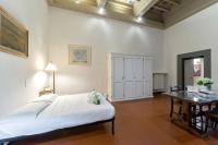 UNYCA- Elegant Apartment "Santo Spirito" - B&B Florencia