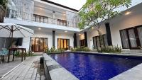 Chambre Lit Queen-Size - Vue sur Piscine