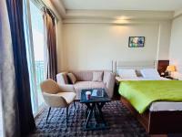 PrimeStays Studio near expo mart greater noida - B&B Greater Noida