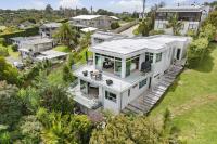 Clifftop Glasshouse with Sweeping Views - B&B Whangaparaoa