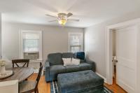 Cozy 2 bed Apt 2 train stops to the Naval Base - B&B Highwood