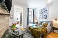 The Koburger II - Stylish studio with extra high bed for kids, 45m2 space, Ideal for families with kids or couples - B&B Berlino