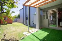 3-Min Beach Stay in Table View - B&B Città del Capo
