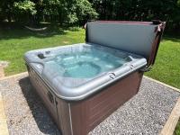 Ski Chalet w-Hot Tub, Only 3 min to Sunday River ski lifts! - Chambres d'hôtes Bethel
