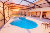 Family Retreat - Room with Double beds shared bath-Luxury Club-Pool SPA-near Disney Parks with WiFi - B&B Davenport