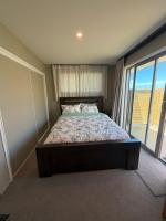 Private Ensuite Near Airport - B&B Yaldhurst