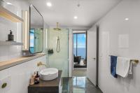 Appartamento con 2 Camere da Letto, Balcone e Vista mare