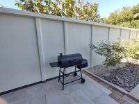1 New modern 2 bed suite with shared pool - Ferienwohnung Guardia