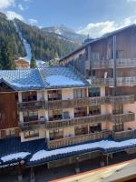 Studio cabine pied des pistes avec balcon à Valfréjus - Chambres d'hôtes Valfrejus