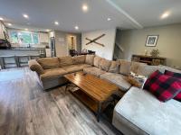 SKI Bike, Hike & Golf Townhouse w/ Hot tub - Chambres d'hôtes Ellicottville