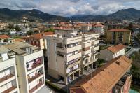 Bellissimo Appartamento Vicino al Centro - Happy Rentals - Chambres d’hôtes Sestri Levante