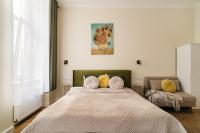 Zimmer mit Kingsize-Bett