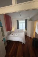 Spacious Camden Town Garden Flat - B&B London