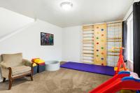 5 BR Family Fun Sleep 12 Climbing Wall & Games - B&B Meridian