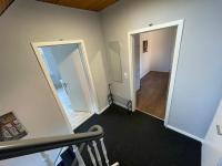 Geräumige Wohnung im 1OG Herzen Schleswig-Holsteins - B&B Neumünster