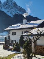 Frühholz - Das Ferienhaus - - B&B Grainau