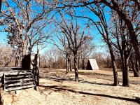 Pet Friendly Bunkhouse - B&B Whitesboro