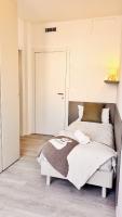 Venice Mestre, New Single Room with Balcony & Bath in 3 bedrooms apartment - B&B Mestre