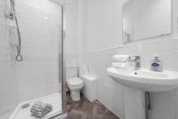 1-Bed Duplex with Sofa Bed in Airdrie Lanarkshire - Long Stays - Free Parking - B&B Airdrie