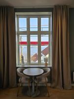 Studio apartment in the city center, beautiful sea view - Bed and Breakfast Stræte