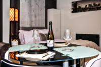 Swansea Gateway Studio with Garden fast WiFi & parking included - B&B Cockwood