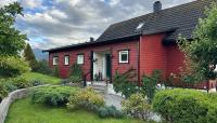 Casa Hauge Fjord View - B&B Sandane