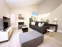 Modern 3BR Home Pets, 7 Min to Airport, Parking - B&B Las Vegas
