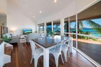 Coral Sea Retreat - Holiday Home with Ocean Views - B&B Airlie Beach