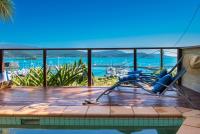 Coral Sea Retreat - Holiday Home with Ocean Views - B&B Airlie Beach