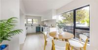 Family-Friendly 5-BR Home w Private Parking & Yard - Chambres d’hôtes Auckland