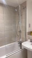 Double En-suite Room near Cribbs Causeway - B&B Bristol